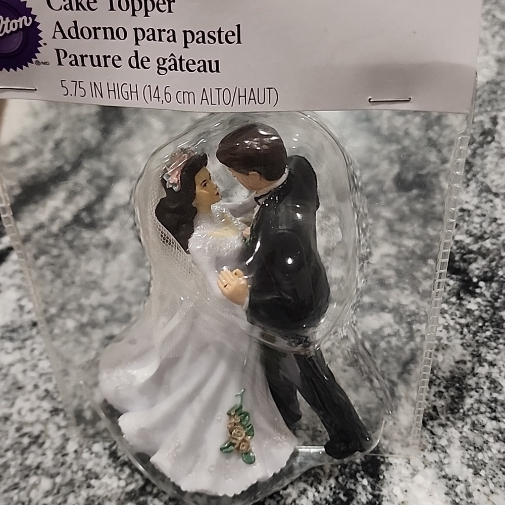 Wilton Cake Topper:  First Dance